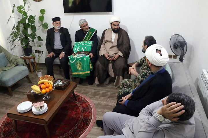 استقبال پرشور مردم گیلان از خادمان و پرچم متبرک حرم بانوی کرامت