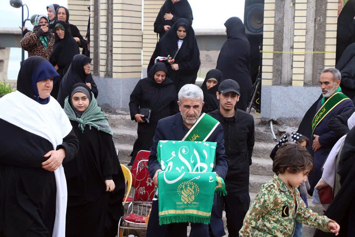 استقبال پرشور مردم گیلان از خادمان و پرچم متبرک حرم بانوی کرامت