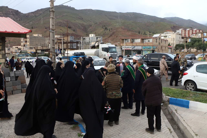 استقبال پرشور مردم گیلان از خادمان و پرچم متبرک حرم بانوی کرامت