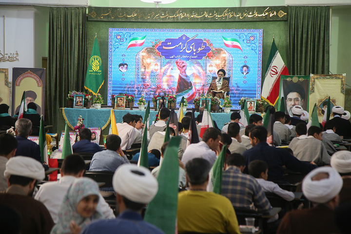 تجلیل از ۷۷ حافظ کل قرآن در سیزدهمین همایش طوبی کرامت +تصاویر