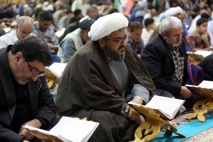 برپایی محفل کرسی تلاوت مهدوی در آستان مقدس فاطمی