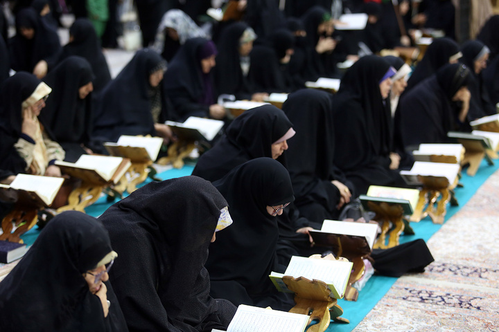 برپایی محفل کرسی تلاوت مهدوی در آستان مقدس فاطمی