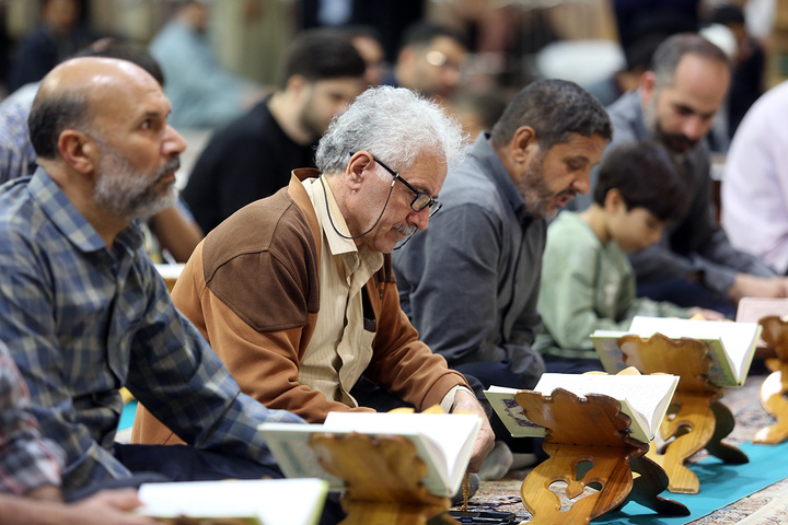 برپایی محفل کرسی تلاوت مهدوی در آستان مقدس فاطمی