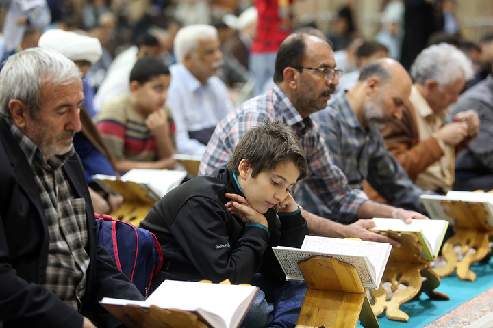 برپایی محفل کرسی تلاوت مهدوی در آستان مقدس فاطمی