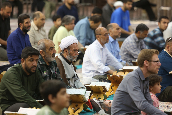 برپایی محفل کرسی تلاوت مهدوی در آستان مقدس فاطمی
