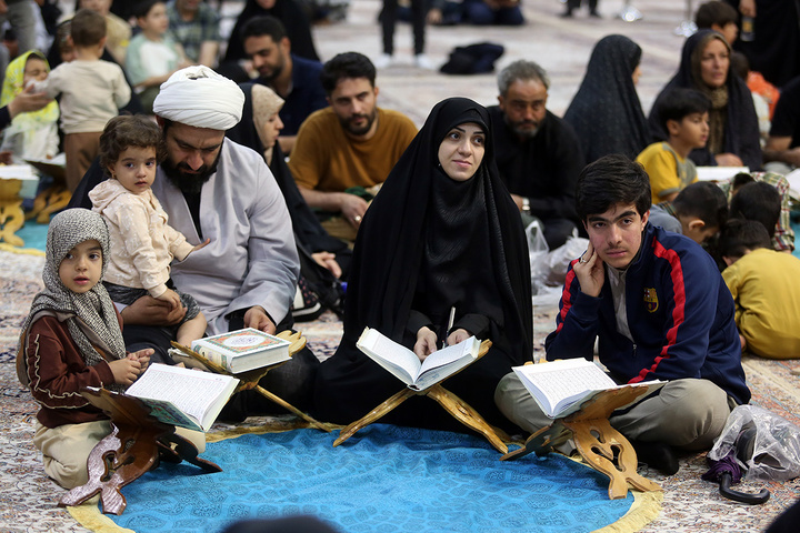 برپایی محفل کرسی تلاوت مهدوی در آستان مقدس فاطمی