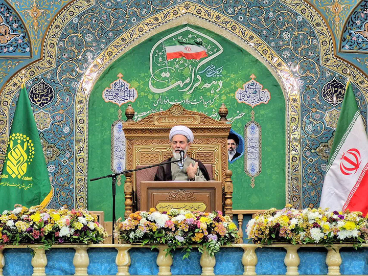 کرامت‌ انسان با ایثار حاصل می‌شود