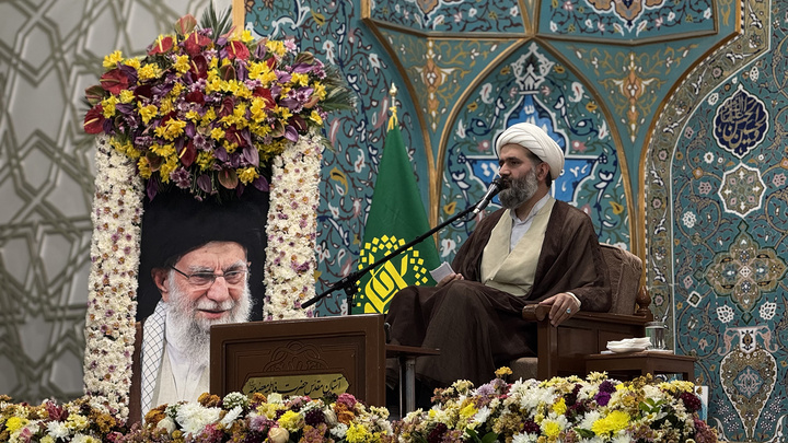 با سوءظن به فرماندهان و مسئولین وحدت را از بین نبریم