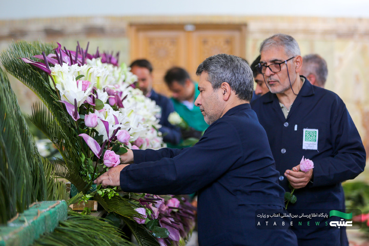 آماده‌سازی گل‌های حرم مطهر رضوی در دهه کرامت