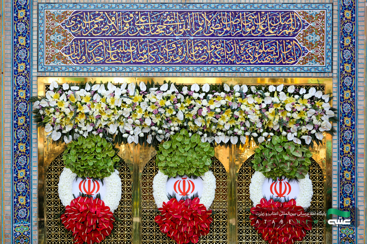 گل آرایی حرم مطهر رضوی در دهه کرامت