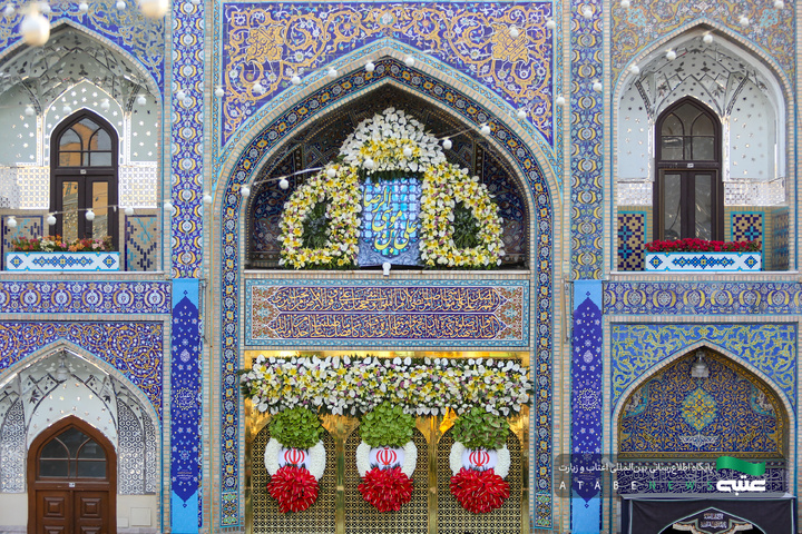 گل آرایی حرم مطهر رضوی در دهه کرامت