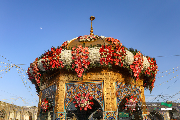 گل آرایی حرم مطهر رضوی در دهه کرامت