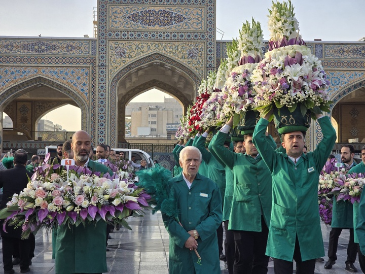 گل آرایی ضریح امام رضا ع