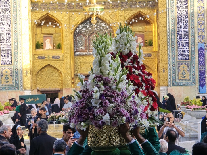 گل آرایی ضریح امام رضا ع