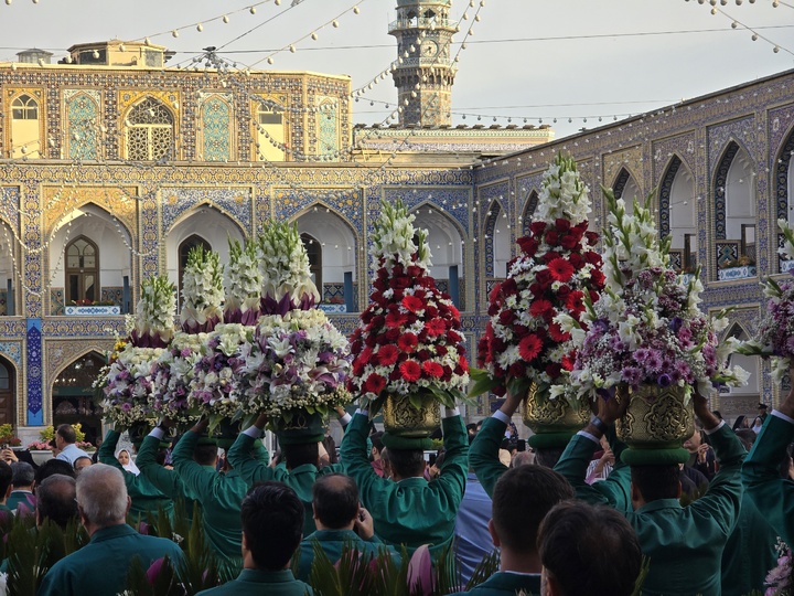 گل آرایی ضریح امام رضا ع