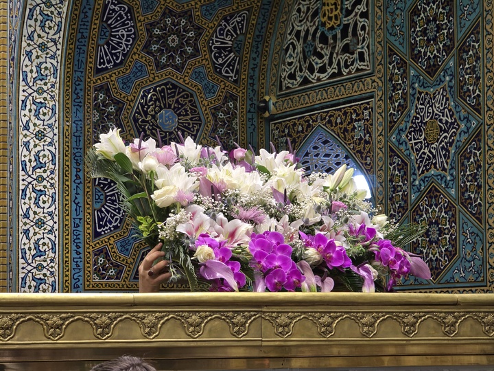 گل آرایی ضریح امام رضا ع