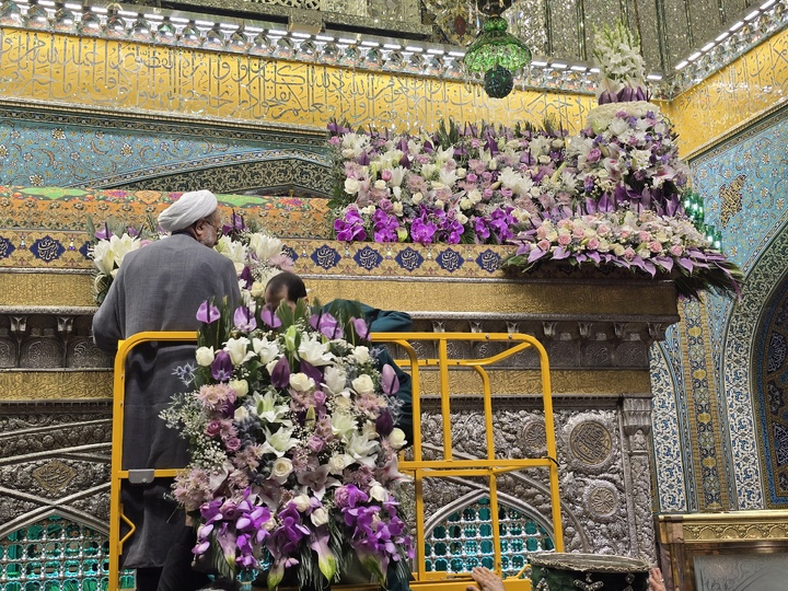 گل آرایی ضریح امام رضا ع