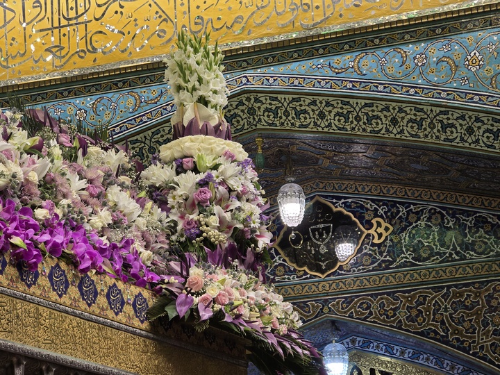گل آرایی ضریح امام رضا ع