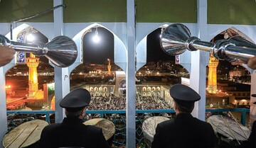 نوای نقاره‌ها در حرم مطهر رضوی طنین‌انداز شد