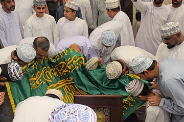 پرچم رضوی، مهمان جشن میلاد امام مهربانی ها در مسقط شد
