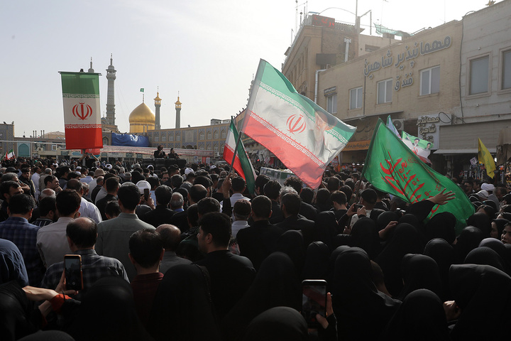 تشییع باشکوه بسیجی شهید مدافع امنیت در حرم بانوی کرامت