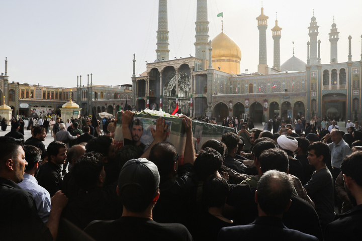 تشییع باشکوه بسیجی شهید مدافع امنیت در حرم بانوی کرامت