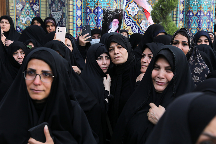 تشییع باشکوه بسیجی شهید مدافع امنیت در حرم بانوی کرامت