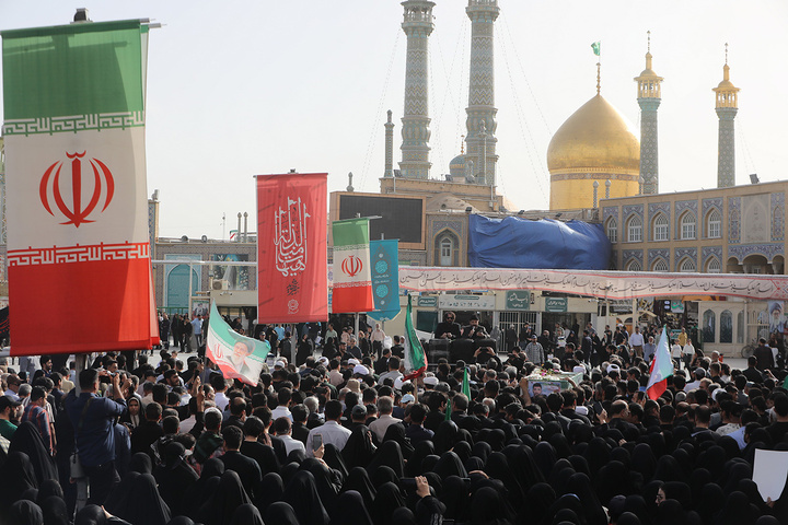 تشییع باشکوه بسیجی شهید مدافع امنیت در حرم بانوی کرامت