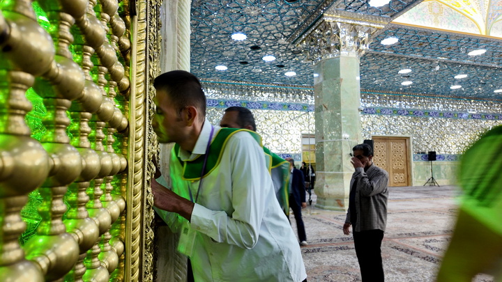 ۸۸ لرستانی برای اولین‌بار زائر حرم حضرت فاطمه معصومه (س) شدند