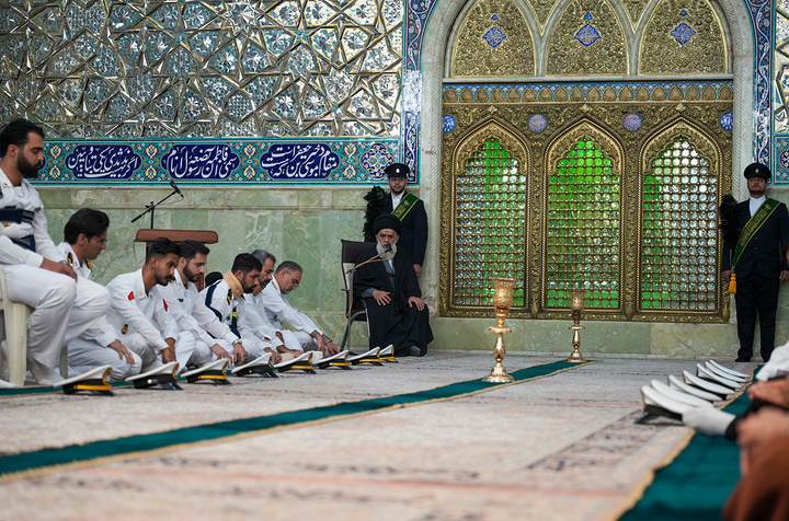 تشرف جانبازان و افسران ناوشکن دنا به زیارت حرم بانوی کرامت + تصاویر