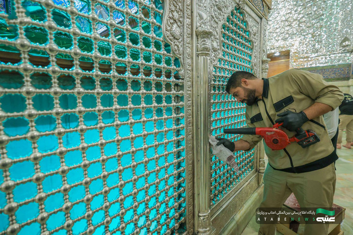 غباارروبی ضریح کاظمین