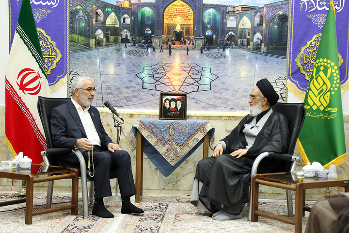 رفت‌وآمد مسئولان و علمای ایران و عراق توطئه دشمن را خنثی می‌کند
