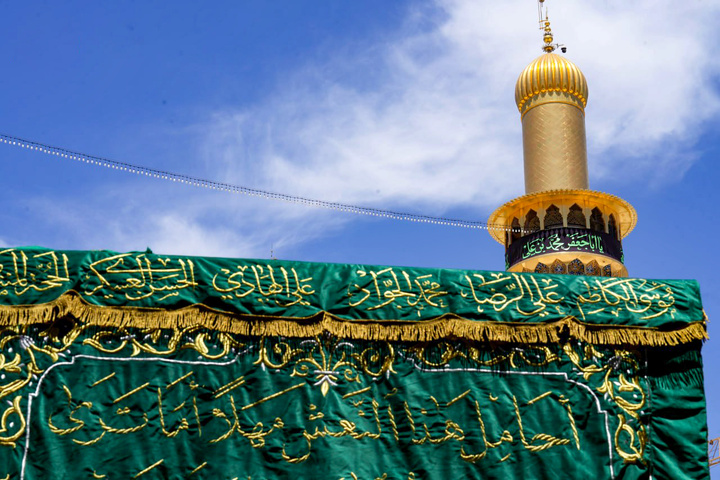 تشییع نمادین پیکر امام جواد علیه‌السلام در میان خیل عظیم عزاداران در کاظمین