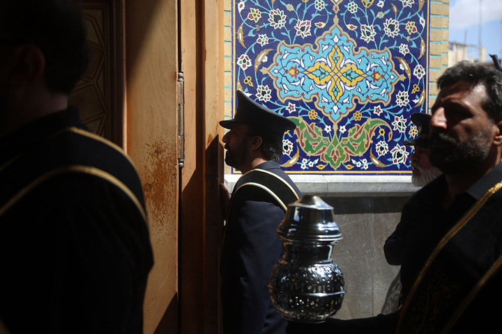 دسته عزای خادمان و زائران حرم مطهر حضرت فاطمه معصومه(س) در سوگ امام نهم