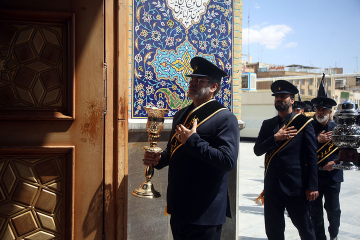 دسته عزای خادمان و زائران حرم مطهر حضرت فاطمه معصومه(س) در سوگ امام نهم