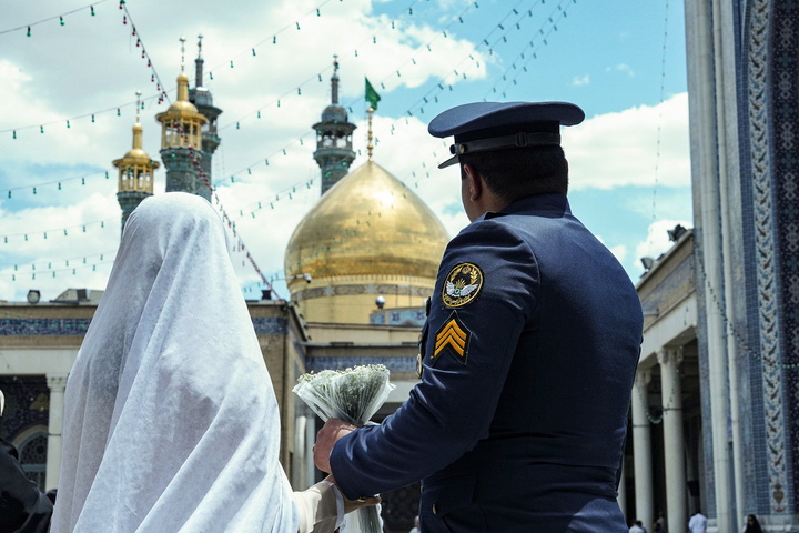 میزبانی اتاق عقد حرم بانوی کرامت از ۹۰ زوج جوان در روز ازدواج + تصاویر