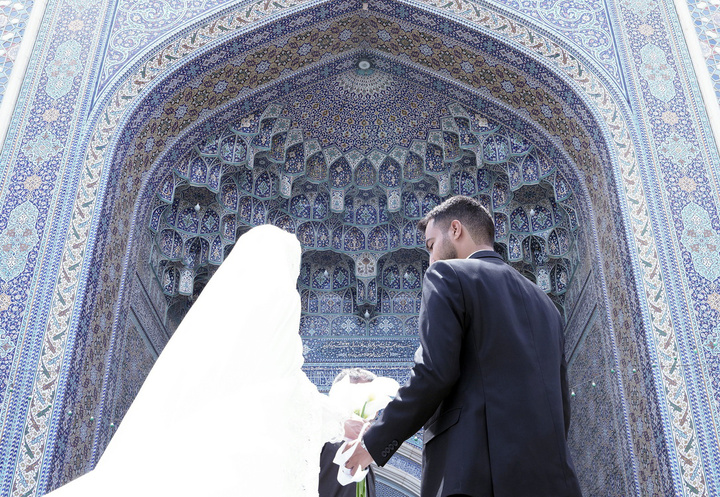 میزبانی اتاق عقد حرم بانوی کرامت از ۹۰ زوج جوان در روز ازدواج + تصاویر