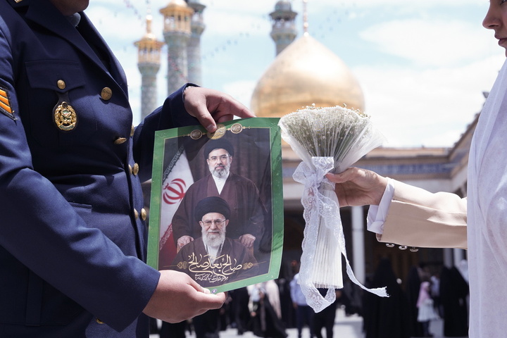 میزبانی اتاق عقد حرم بانوی کرامت از ۹۰ زوج جوان در روز ازدواج + تصاویر