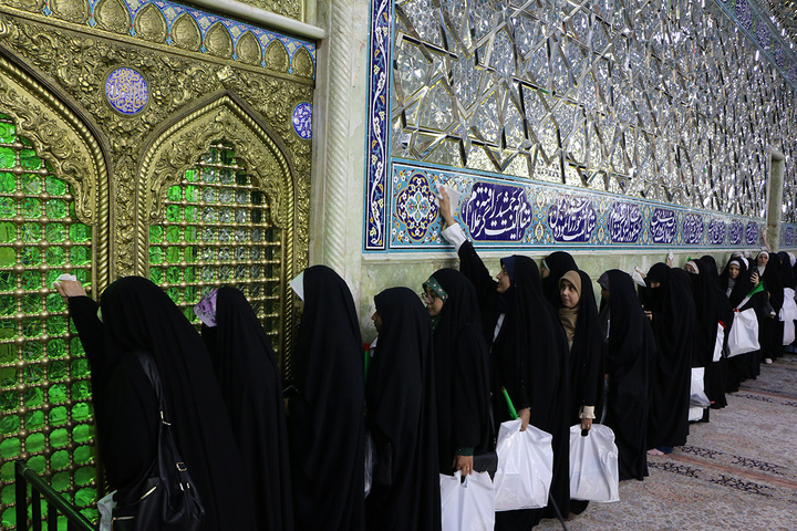 جشن ازدواج ۲۰۰ زوج طلبه در حرم حضرت فاطمه معصومه(س)