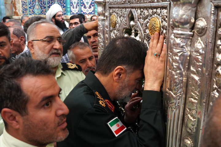 تشرف سردار رادان به زیارت حرم مطهر بانوی کرامت