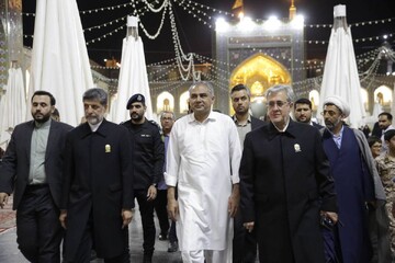 تشرف وزیر کشور پاکستان به حرم مطهر رضوی