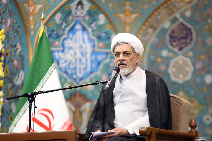 بزرگداشت شهید آیت‌الله رئیسی و شهدای خدمت در حرم بانوی کرامت