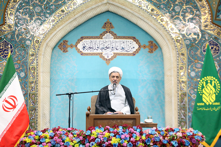 بزرگداشت شهید آیت‌الله رئیسی و شهدای خدمت در حرم بانوی کرامت