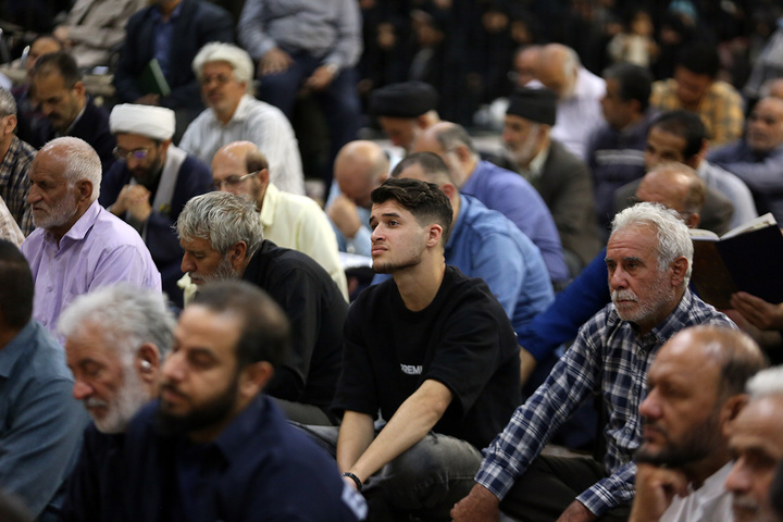 بزرگداشت شهید آیت‌الله رئیسی و شهدای خدمت در حرم بانوی کرامت