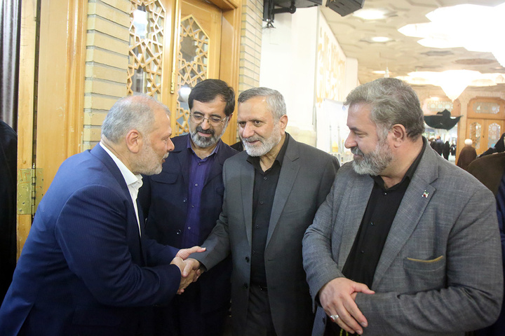 بزرگداشت شهید آیت‌الله رئیسی و شهدای خدمت در حرم بانوی کرامت