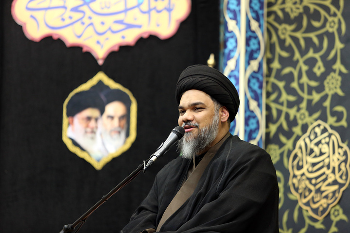عزاداری زائران حرم بانوی کرامت در سوگ شهادت امام باقر (ع)