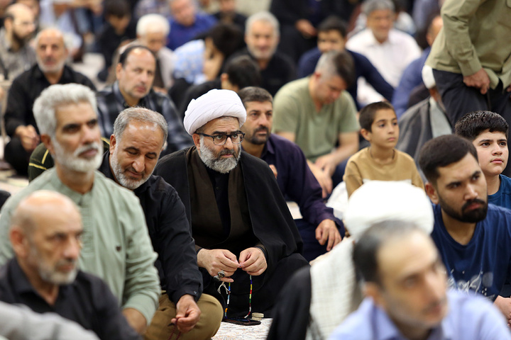 عزاداری زائران حرم بانوی کرامت در سوگ شهادت امام باقر (ع)