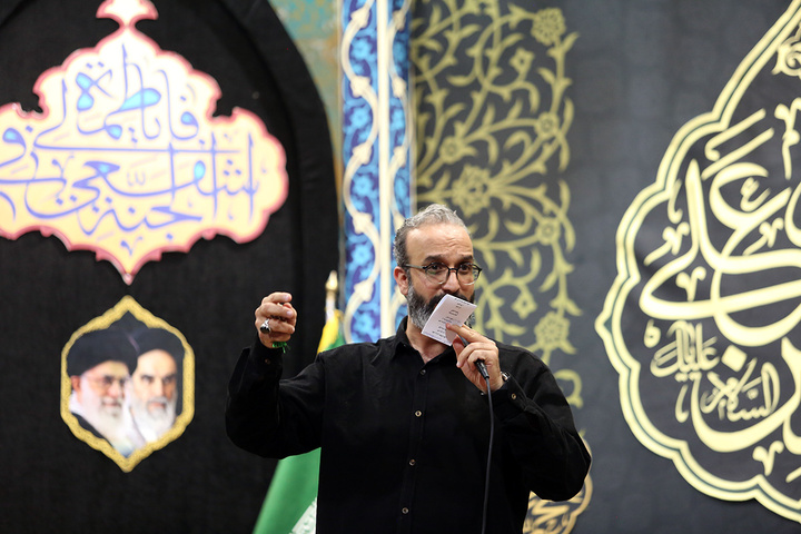 عزاداری زائران حرم بانوی کرامت در سوگ شهادت امام باقر (ع)