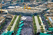حشود الزائرين تُحيي زيارة الإمام الحسين (عليه السلام) يوم عرفة