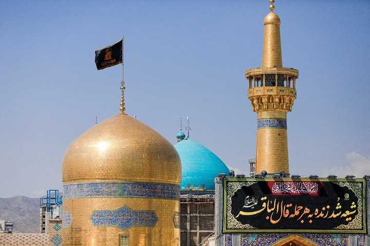 سکوتِ نقاره‌ها و رخت عزای حرم رضوی در سوگ خورشید دانش